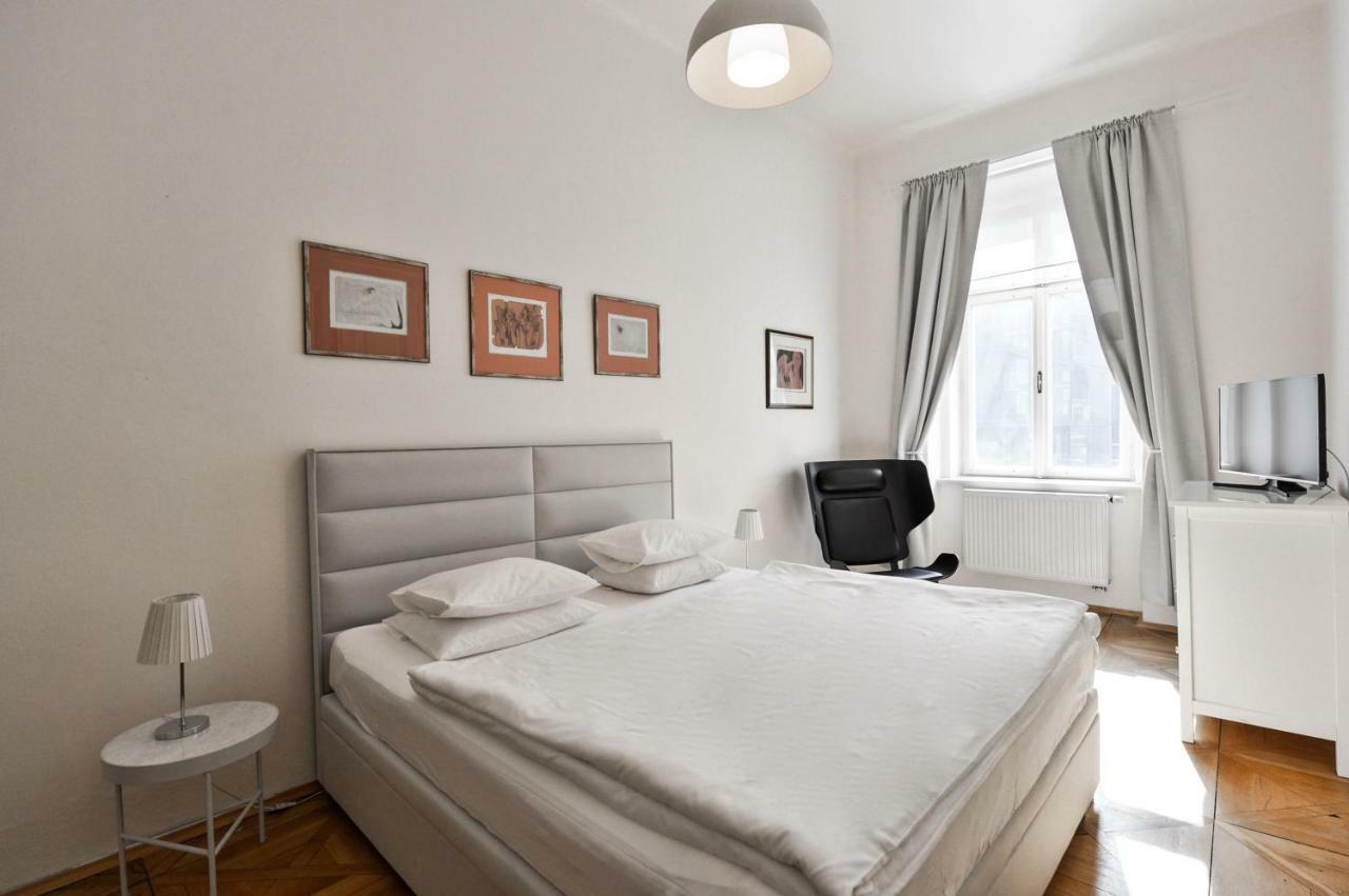 Kafka'S Head Apartment 布拉格 外观 照片