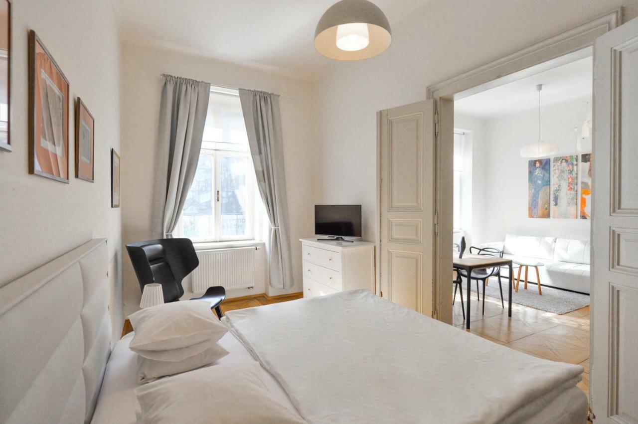 Kafka'S Head Apartment 布拉格 外观 照片